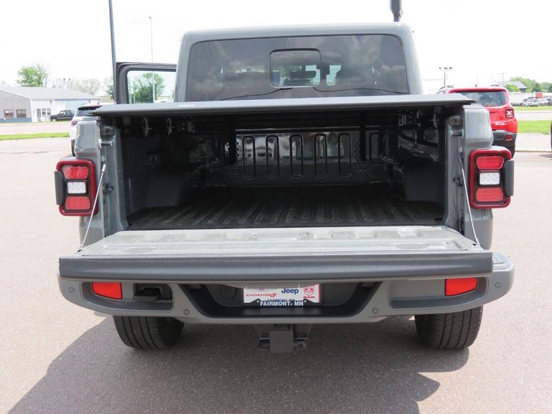 Used 2022 Jeep Gladiator High Altitude 4x4 4dr Crew Cab 5.0 ft. SBImage 30