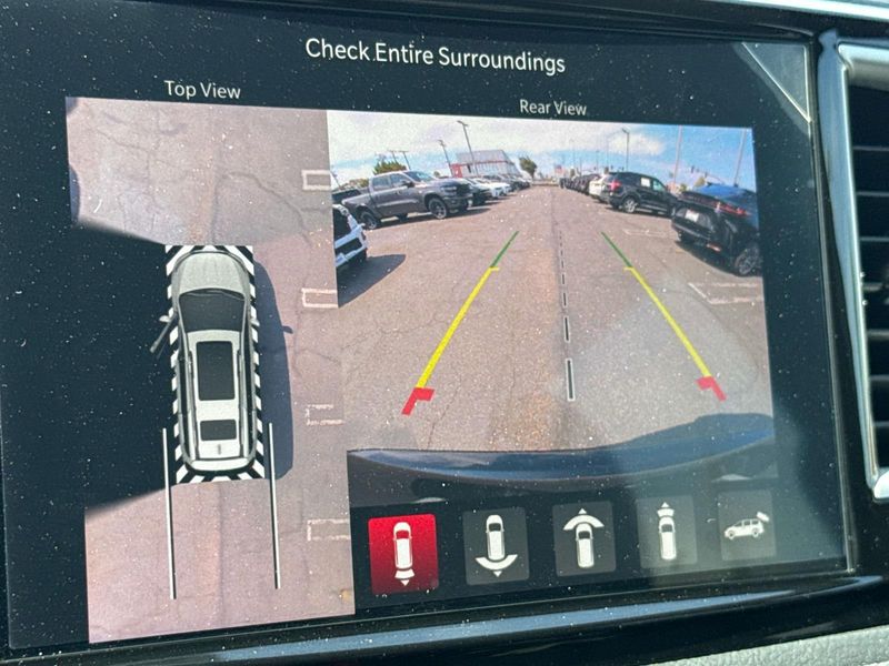 New 2027 Chrysler Pacifica Select Awd
