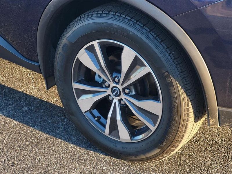 2023 Nissan Murano SVImage 8