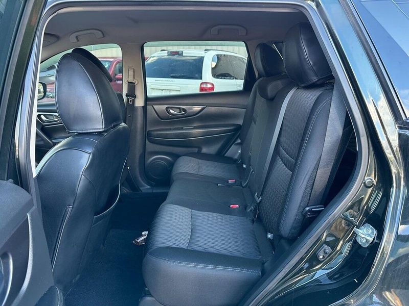 2020 Nissan Rogue SVImage 17