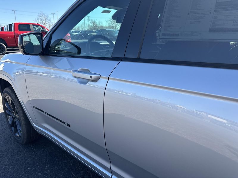 New 2026 Jeep Grand Cherokee Limited Reserve 4x4Image 14