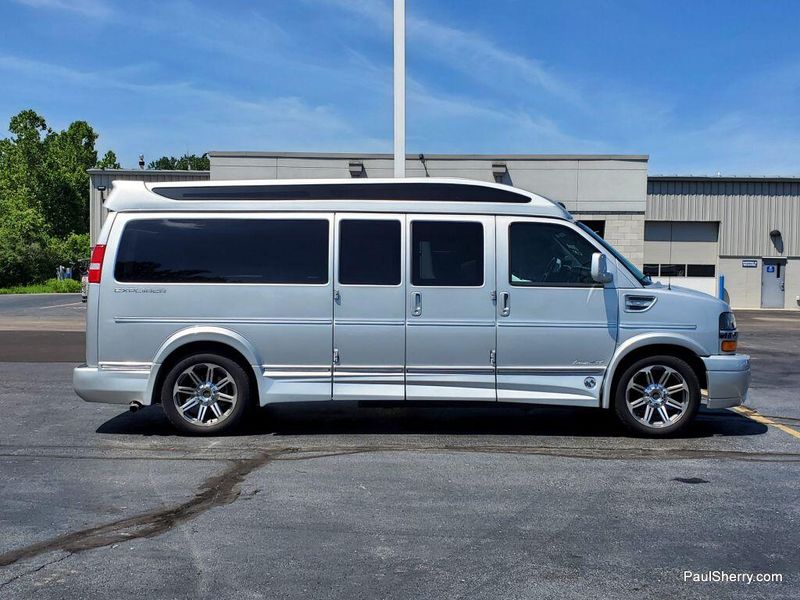 2020 Chevrolet Express Cargo Image 2