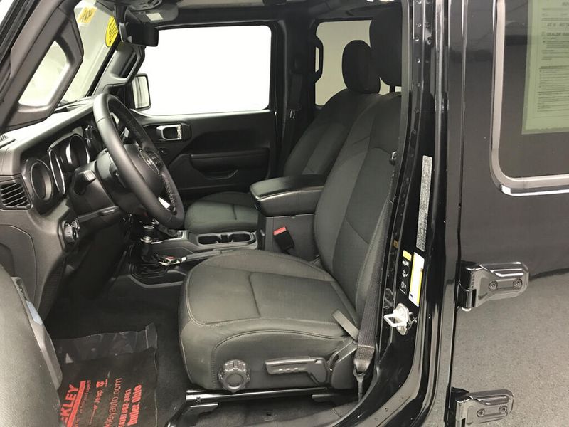 Used 2021 Jeep Wrangler Unlimited Sport AltitudeImage 10