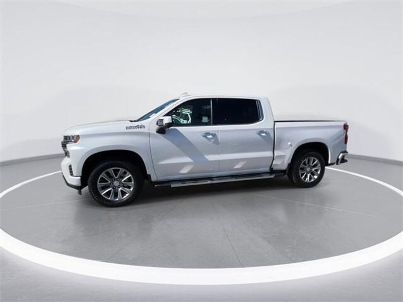 2022 Chevrolet Silverado 1500 High Country photo 4
