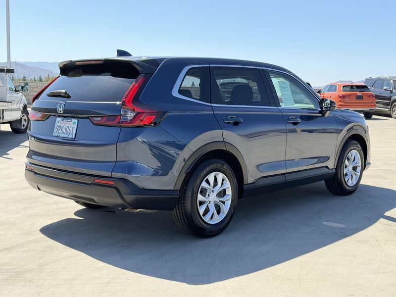 Used 2025 Honda CR-V LXImage 11