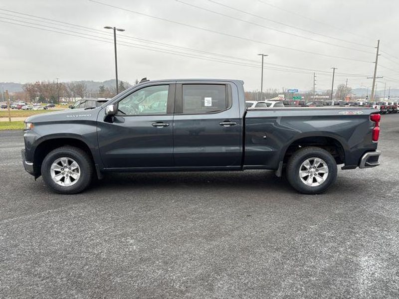 2020 Chevrolet Silverado 1500 LT photo 2