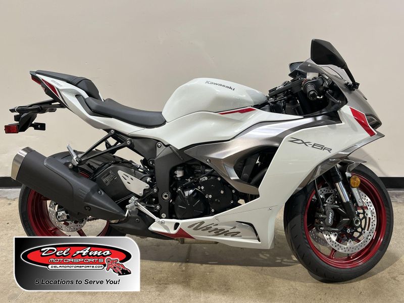 New 2025 Kawasaki NINJA ZX-6R ABS Image 1