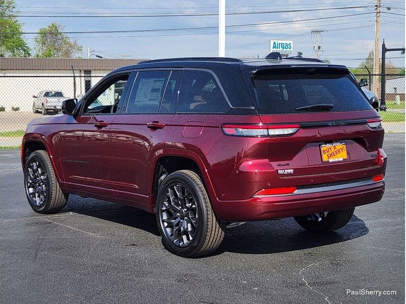 New 2026 Jeep Grand Cherokee Summit 4x4