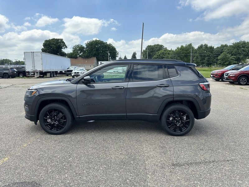 2024 Jeep Compass Latitude 4x4Image 5