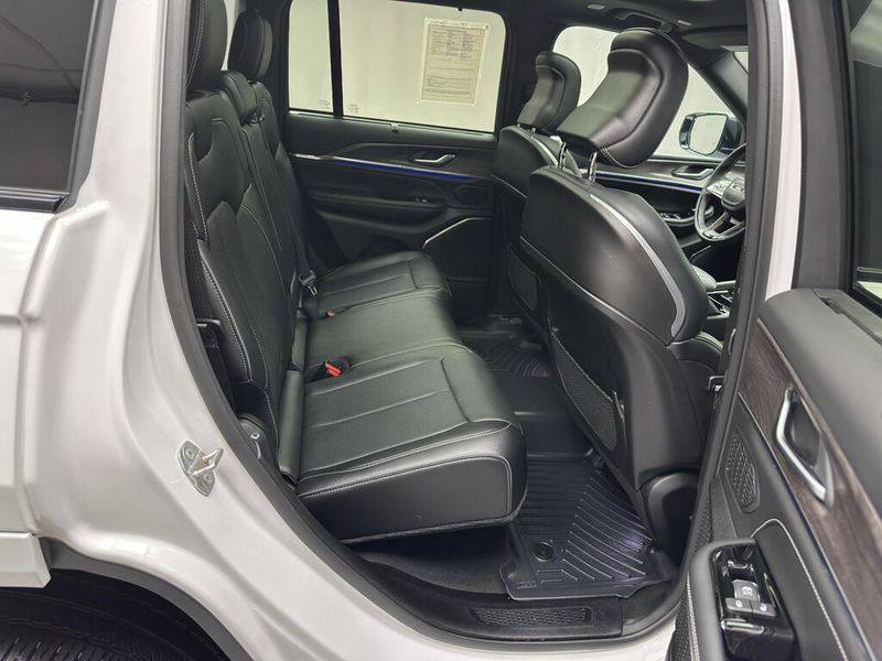 Used 2023 Jeep Grand Cherokee OverlandImage 19