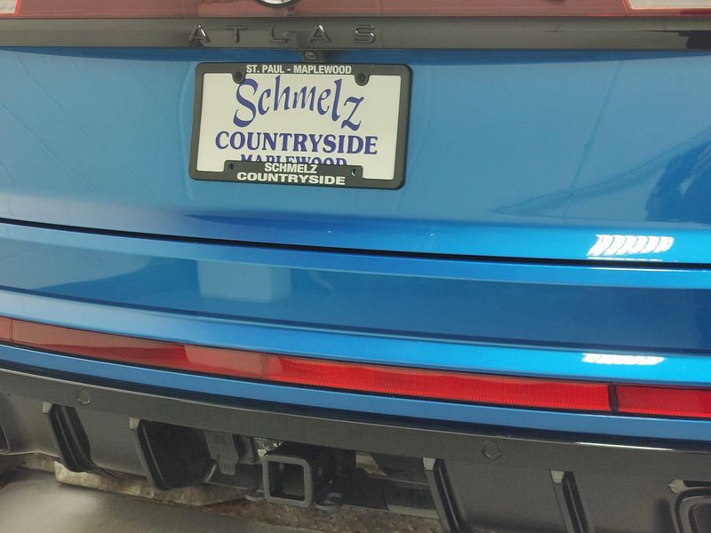 Used 2025 Volkswagen Atlas Cross Sport SEL AWD R-Line Black w/Sunroof/NavImage 15