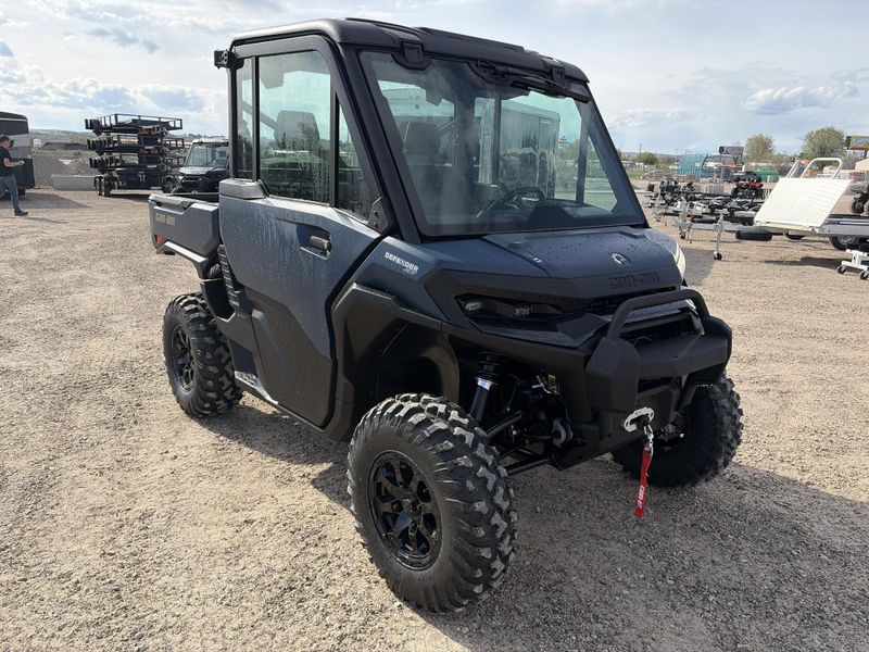 New 2026 Can-Am DEFENDER XT CAB HD11 WSCREEN 