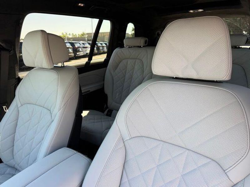 New 2026 BMW X7 xDrive40iImage 19