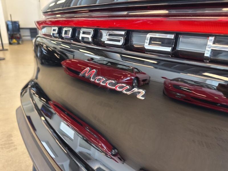 2023 Porsche Macan 