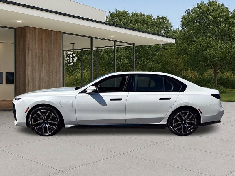 Used 2026 BMW 7 Series 750e xDriveImage 13