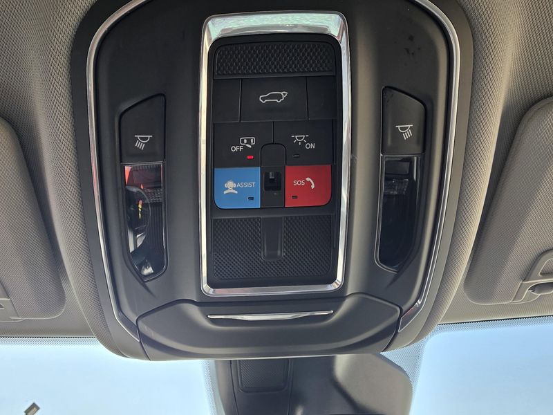 Used 2022 Jeep Grand Cherokee L LimitedImage 32