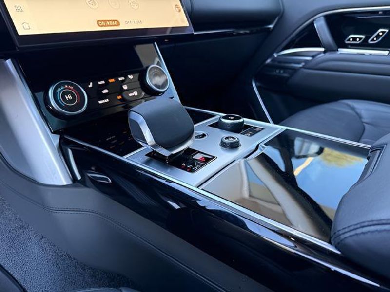 Used 2023 Land Rover Range Rover SE