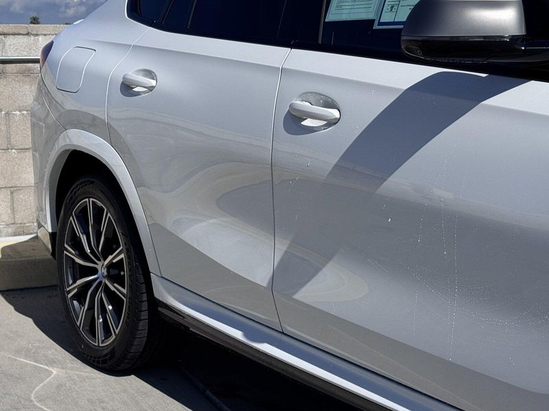 2022 BMW X6 M50iImage 5