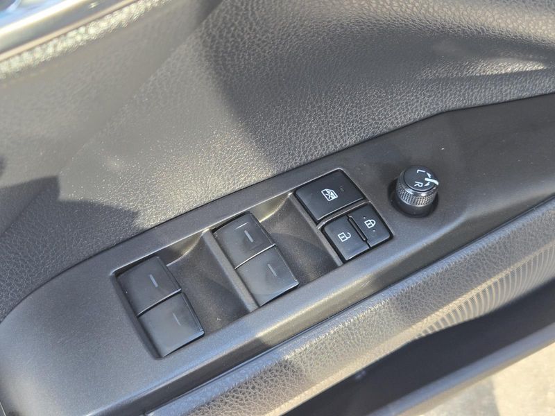 Used 2023 Toyota Camry SE Auto (Natl)