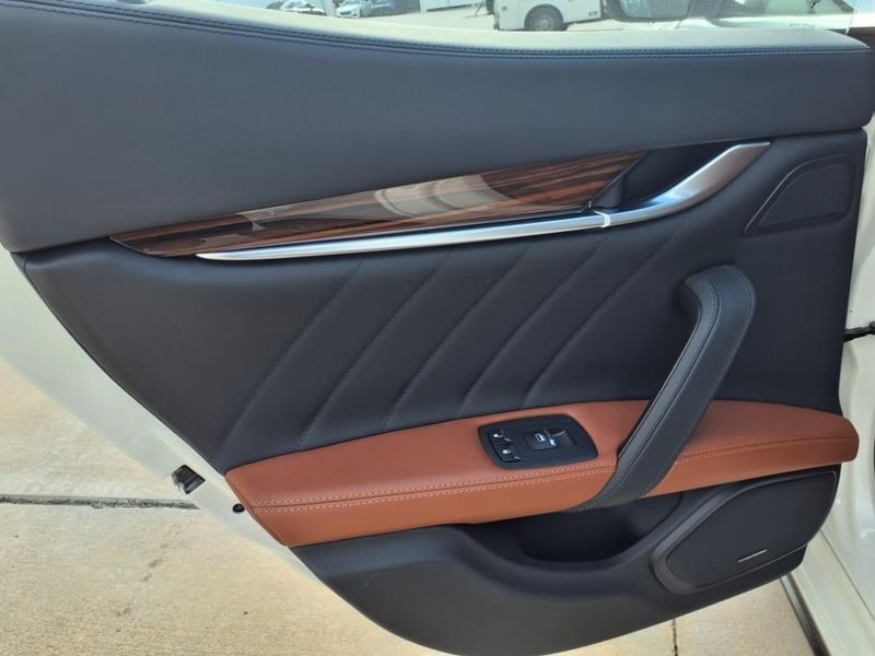 Used 2021 Maserati Ghibli SImage 20