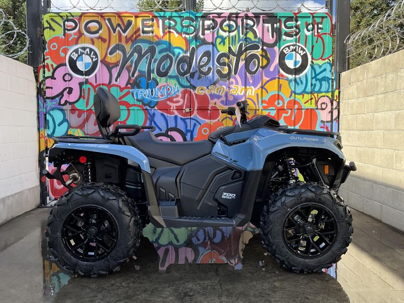 2025 Can-Am OUTLANDER MAX XT 700Image 3