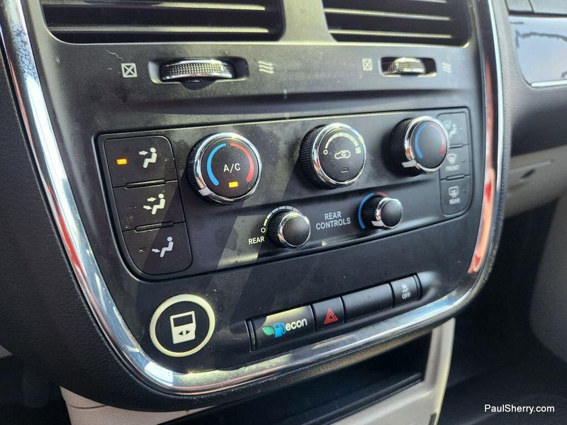 Used 2019 Dodge Grand Caravan SXTImage 58