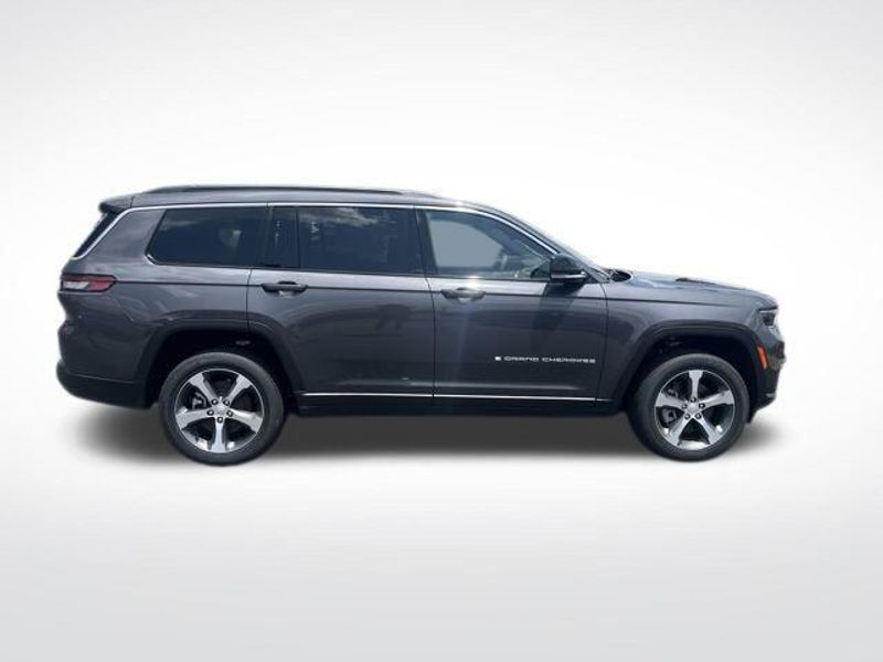 2025 Jeep Grand Cherokee L Limited 4x4