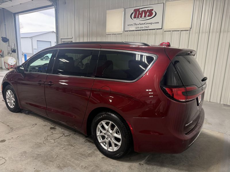 Used 2022 Chrysler Pacifica Touring LImage 13