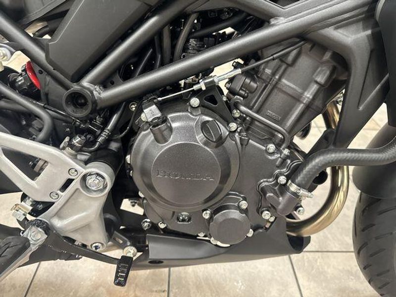 New 2025 Honda CB300R ABS Image 24