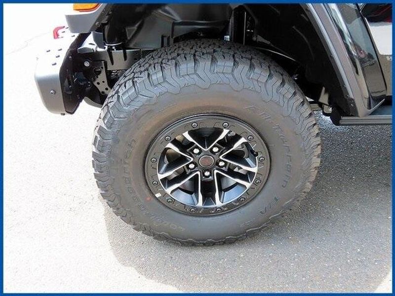 New 2025 Jeep Wrangler Rubicon XImage 4