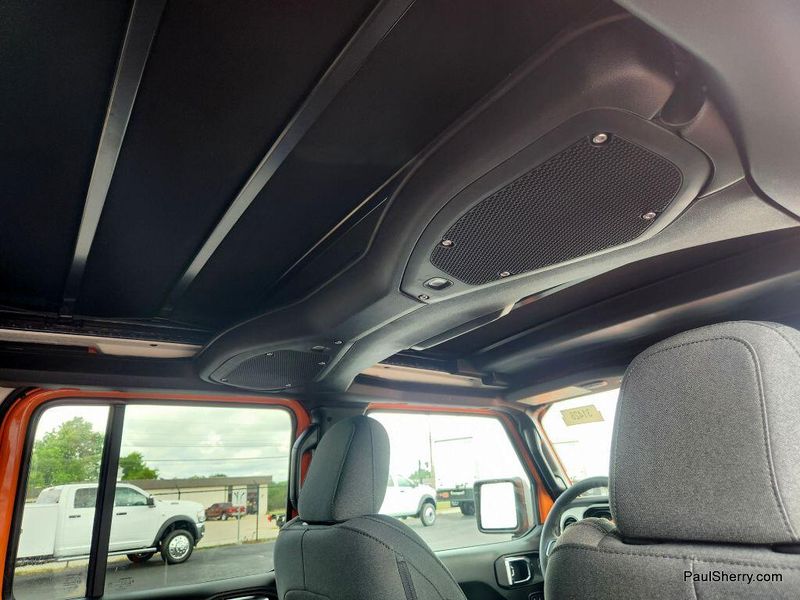 New 2025 Jeep Wrangler 4-door WillysImage 48
