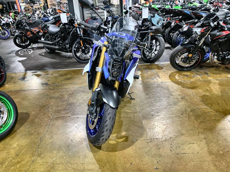 Used 2024 Suzuki GSX-S1000 CA Image 3