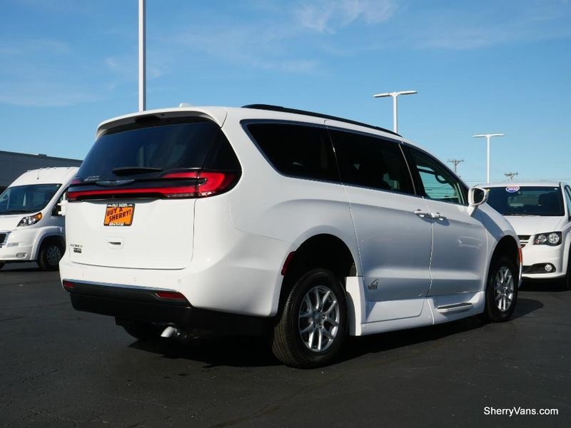 2022 Chrysler Pacifica Touring LImage 27