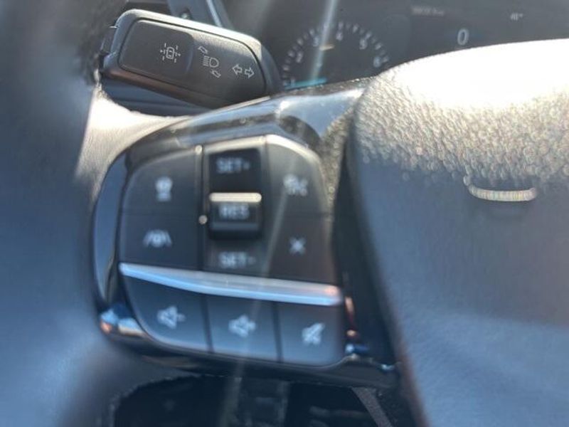 2022 Ford Escape SEImage 25