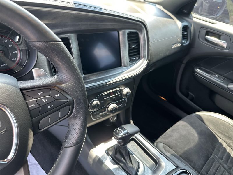 2022 Dodge Charger R/TImage 22