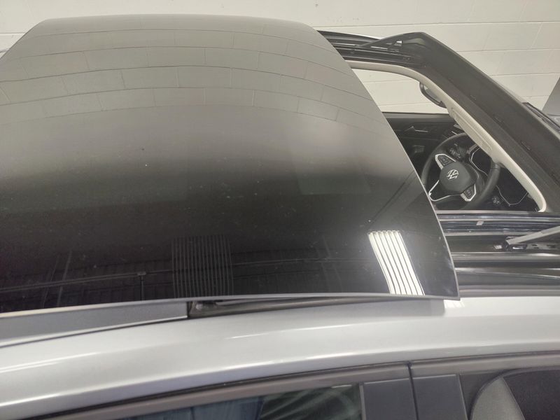 2024 Volkswagen Jetta SE w/Sunroof/Black Wheel PkgImage 4