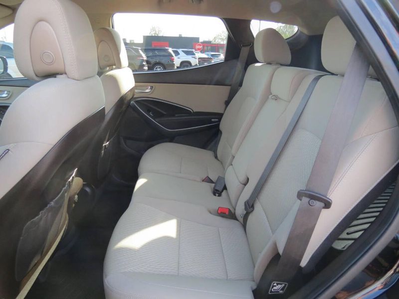 Used 2017 Hyundai Santa Fe Sport 2.4L AWD 4dr SUVImage 25