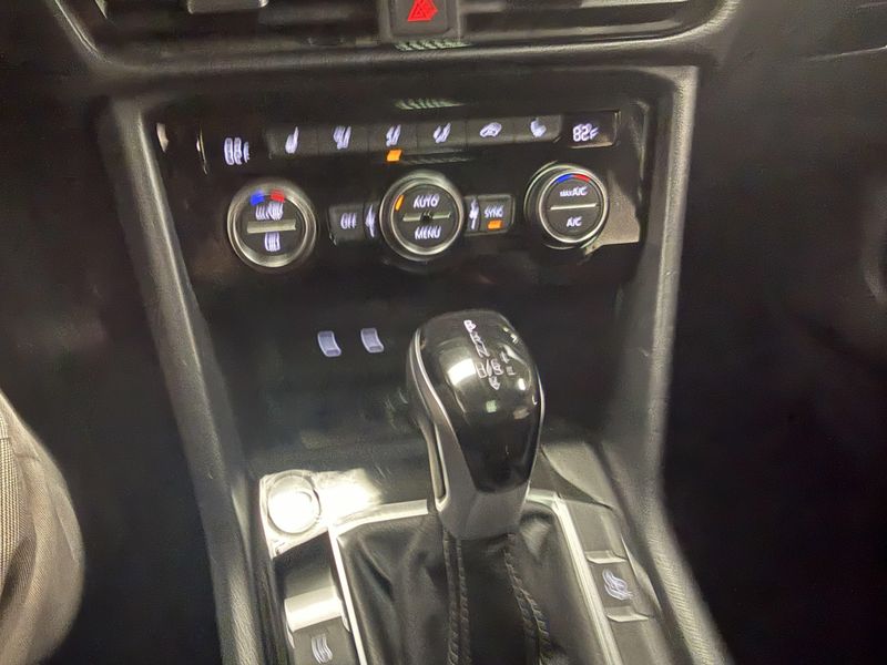 Used 2024 Volkswagen Taos SE w/SunroofImage 16