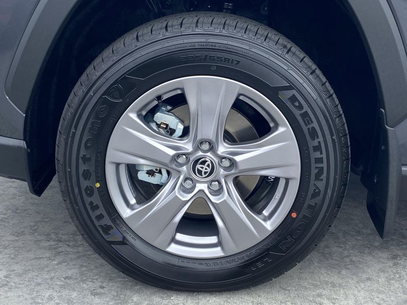 New 2025 Toyota RAV4 Hybrid XLEImage 8