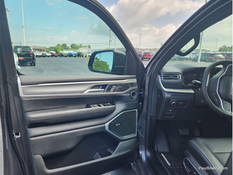 2026 Jeep Grand Wagoneer Upland 4x4