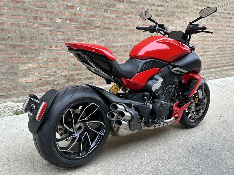 2024 Ducati Diavel V4  Image 5