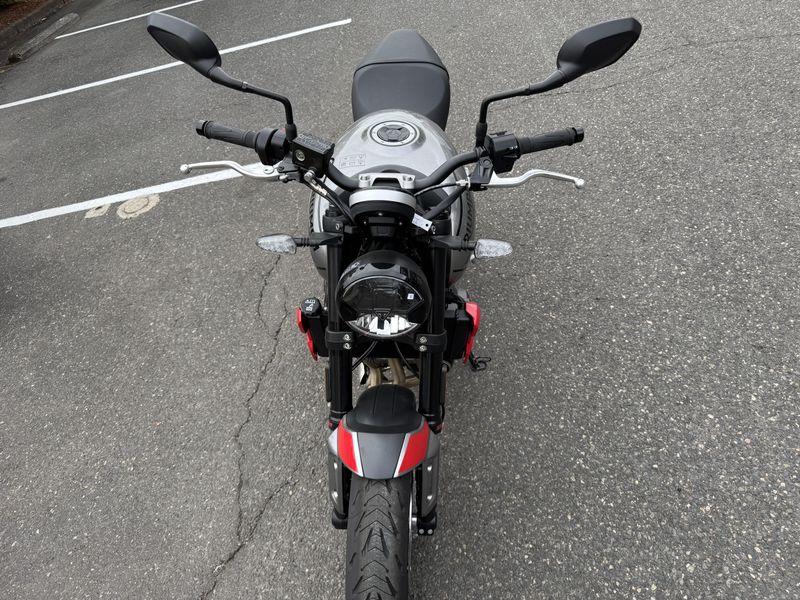2024 Triumph Trident 660 Silver Ice 