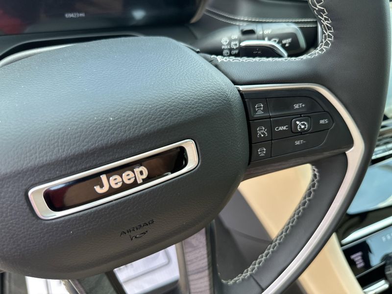 Used 2023 Jeep Grand Cherokee LimitedImage 26