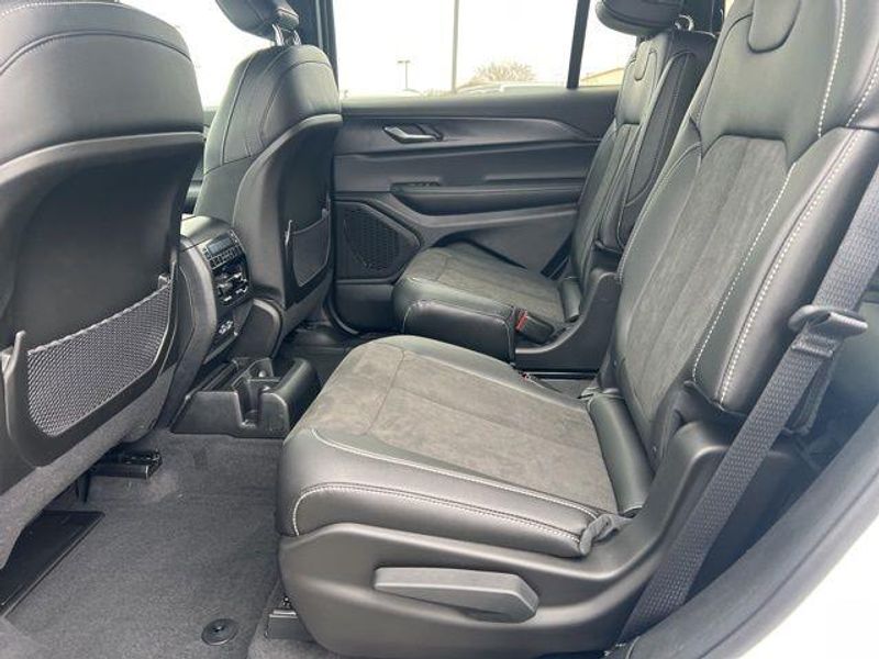 2025 Jeep Grand Cherokee L Altitude X 4x4