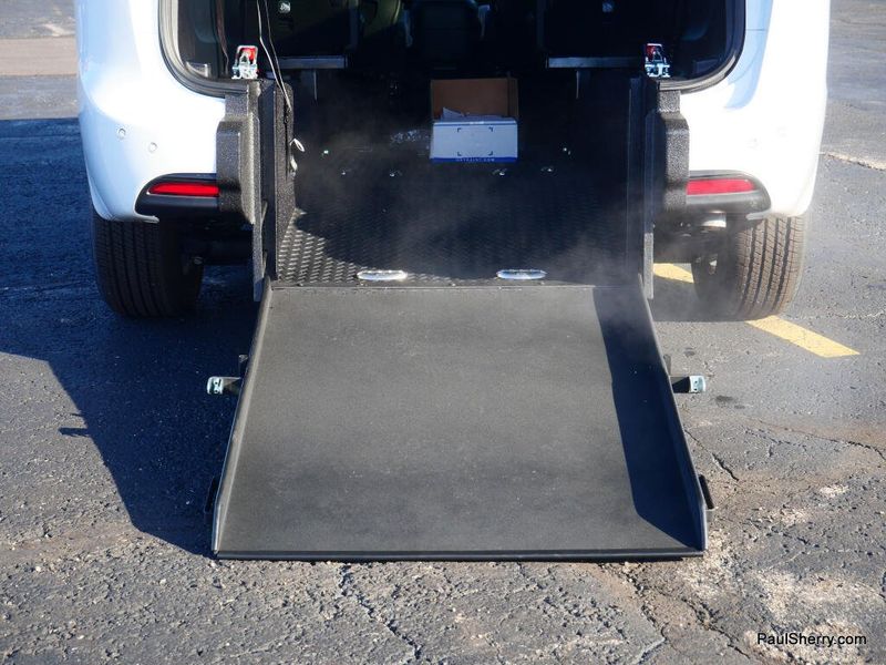 New 2026 Chrysler Voyager LX