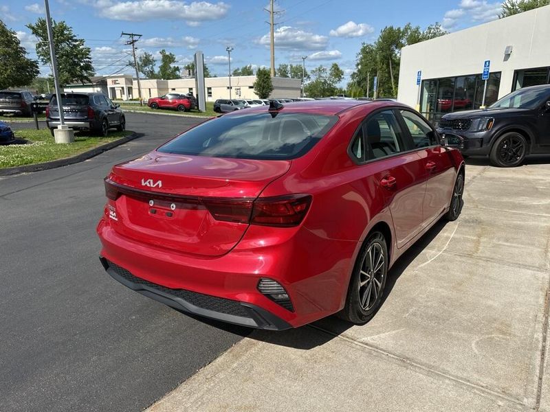 2022 Kia Forte LXSImage 5