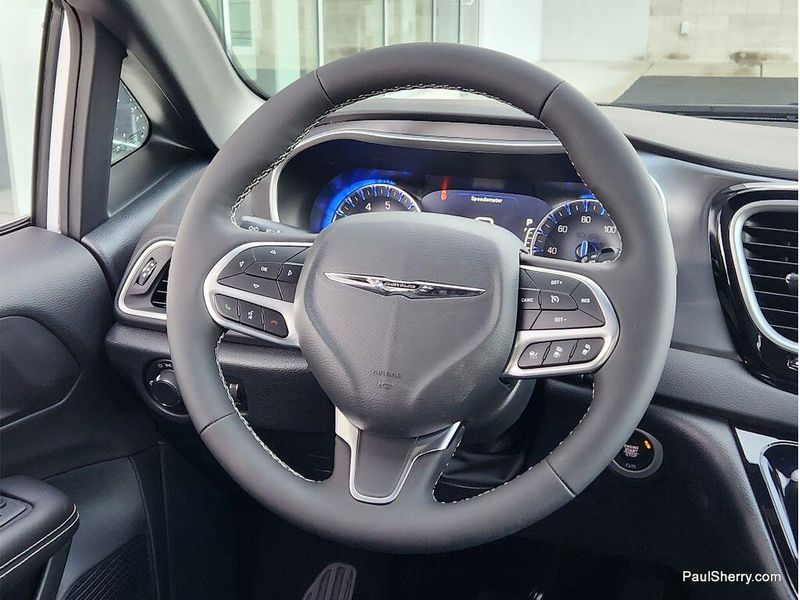 New 2026 Chrysler Voyager Lx