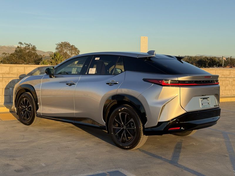 New 2026 Lexus RZ 350eImage 9