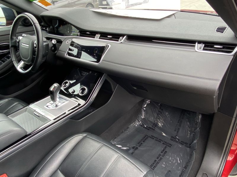 Used 2020 Land Rover Range Rover Evoque SEImage 11