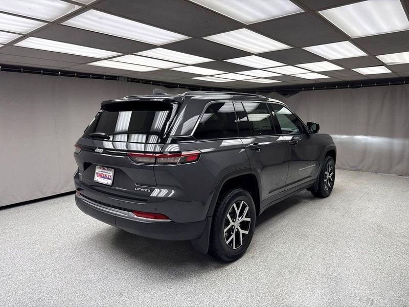 New 2025 Jeep Grand Cherokee Limited 4x4Image 3